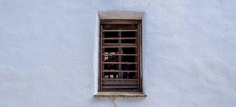 Residential Accordion Door Repair in Valrico, FL